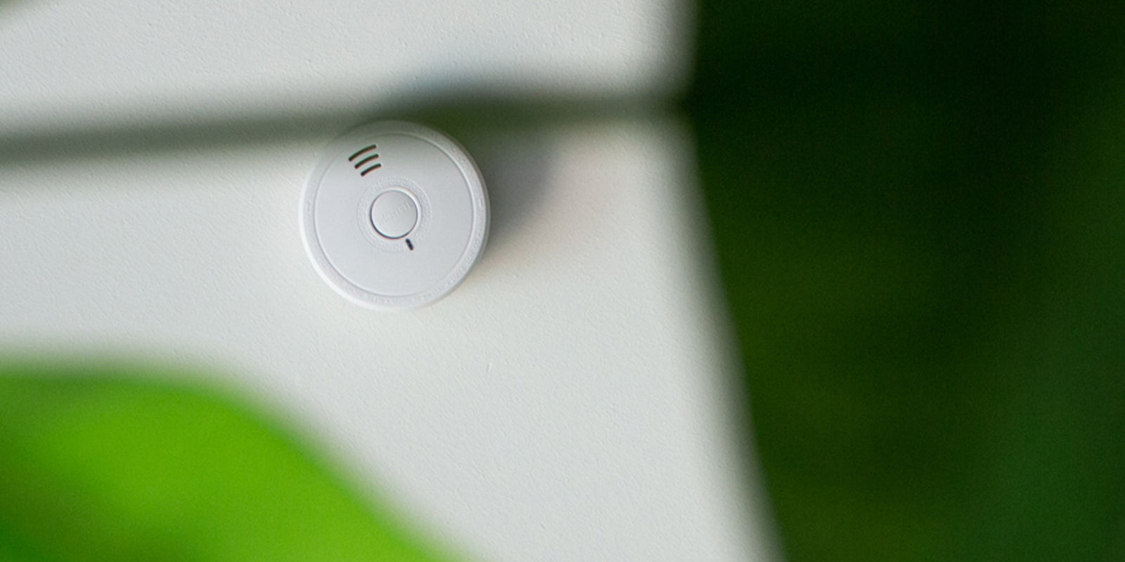 Hoe vaak moet je rookmelders testen en onderhouden?