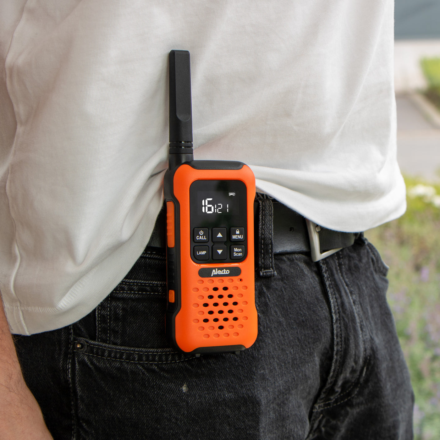 Alecto FR300OE - Robuuste walkie talkie, tot 10 kilometer bereik, oranje/zwart